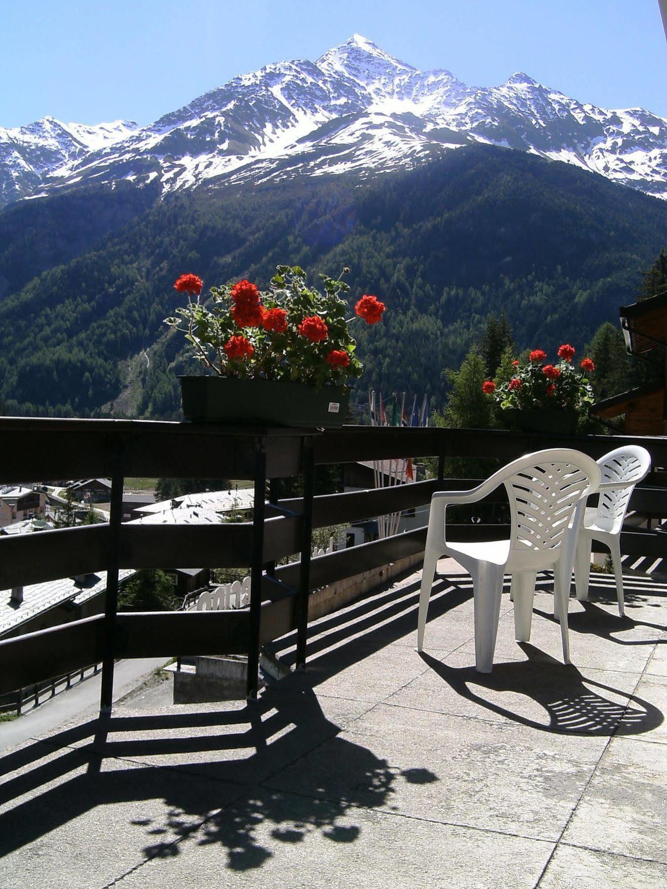 Hotel Meublè Adler - Rooms&Mountain Apartments Santa Caterina di Valfurva Extérieur photo